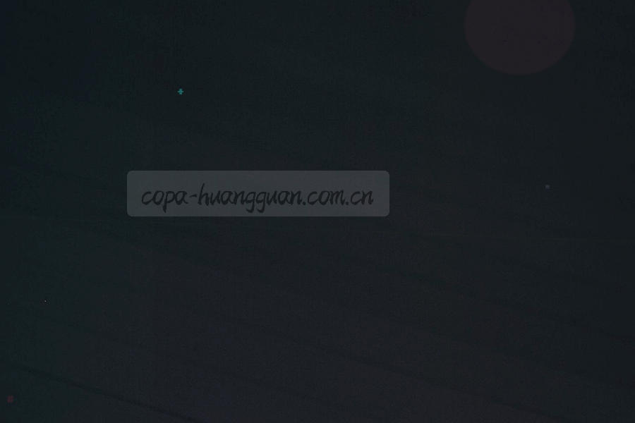 俯拍视角下成叠的纸质比赛记录表格与金属档案柜抽屉